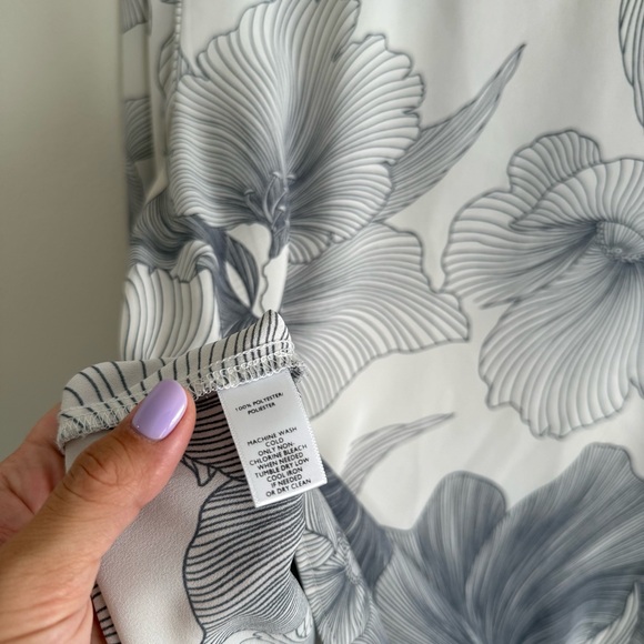 LOFT Gray Floral Blouse Ruffle Sleeve - Picture 5 of 9